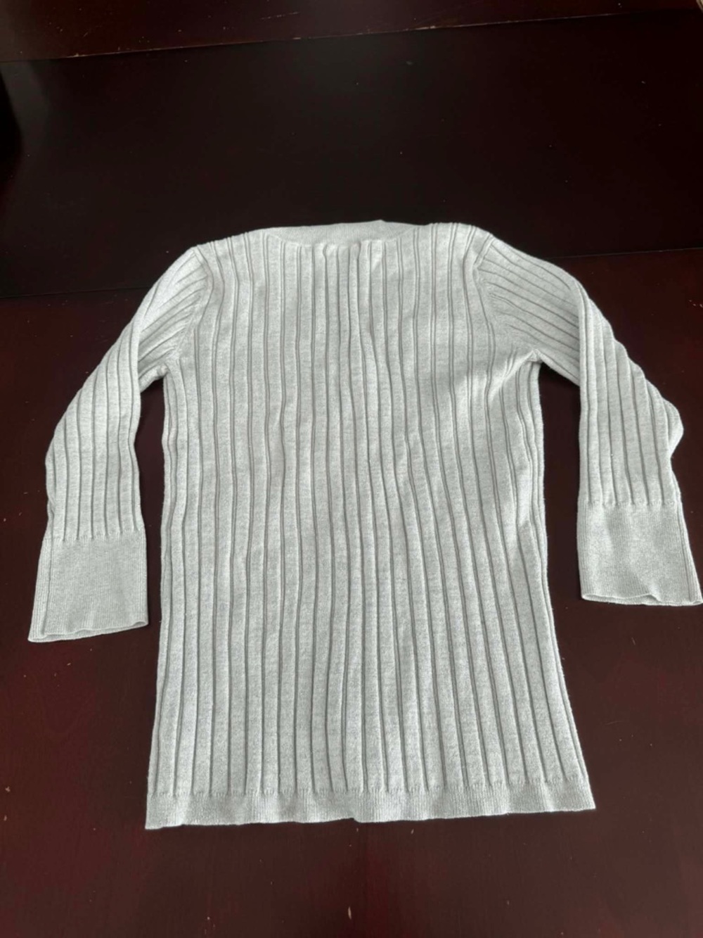 MICHAEL Michael Kors Silver Metallic Shimmer Ribbed V-Neck Sweater - Size M - Picture 4 of 4